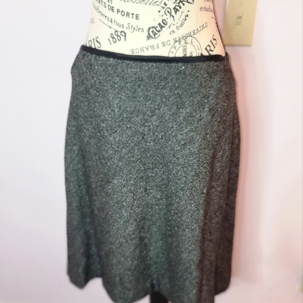 𝅺loft wool blend skirt size 6
